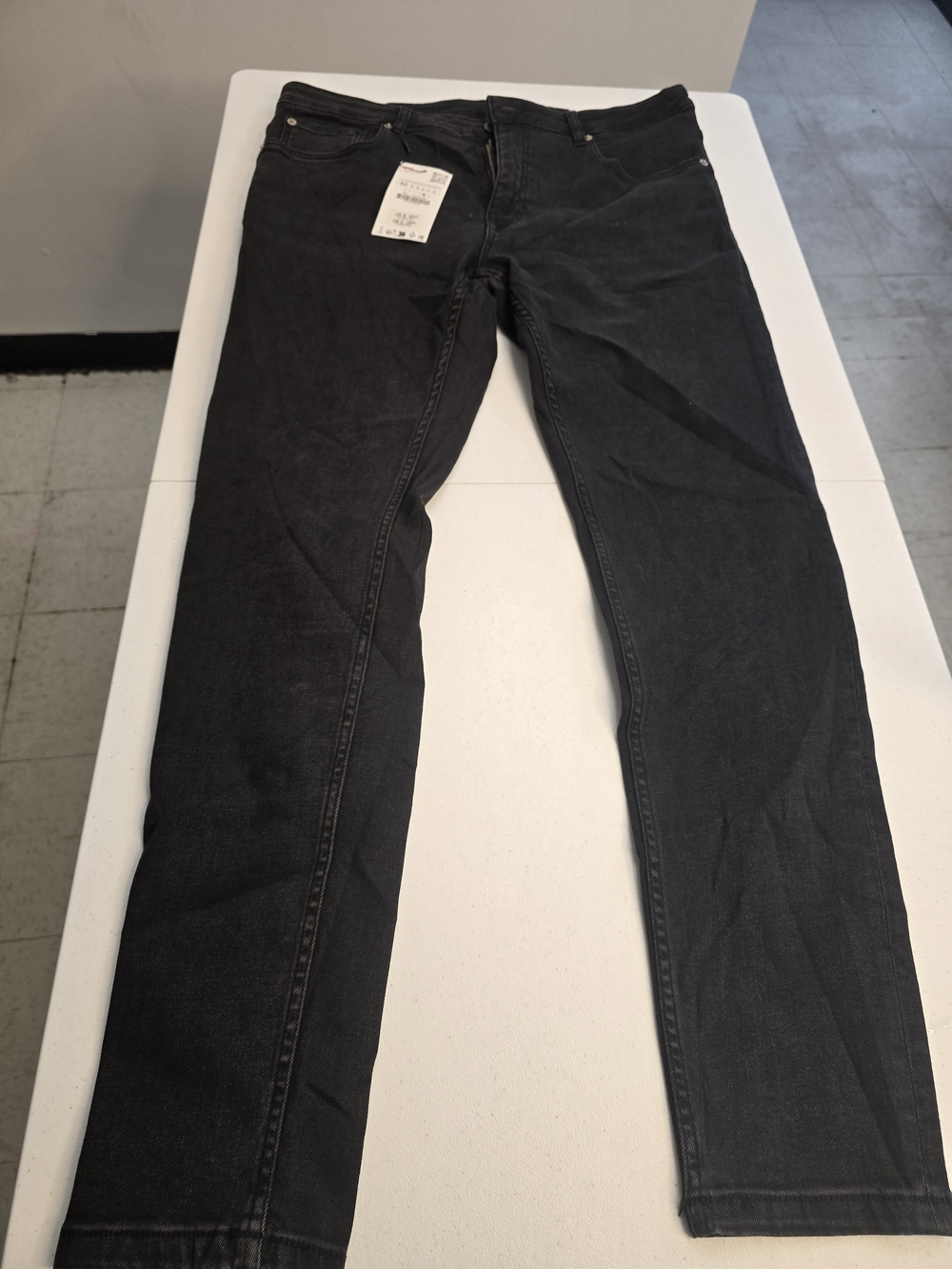 Zara Men's Skinny Jeans in Washed Black